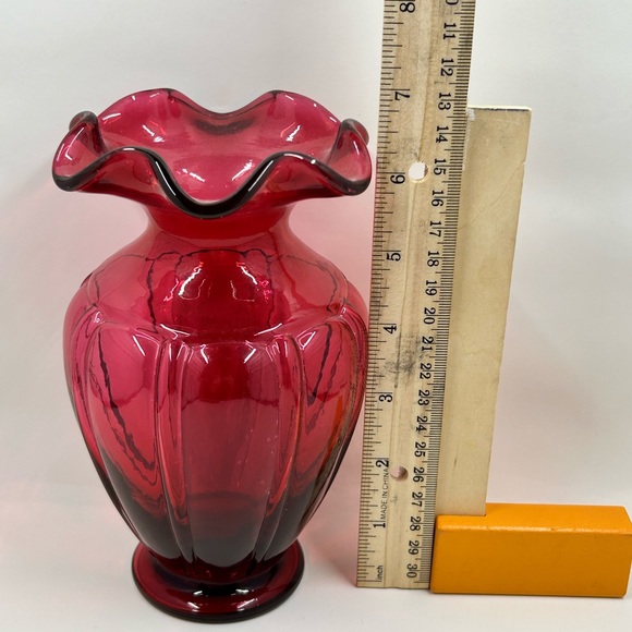 Fenton, Vase, Cranberry Glass. - Picture 6 of 7